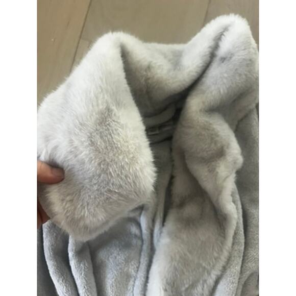 EUC Anne Klein soft plush light gray robe women size L/XL comfy cozy winter warm - Picture 4 of 5